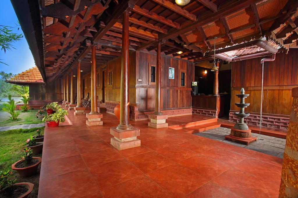 Kondai Lip Backwater Heritage Resort Kochi Bagian luar foto
