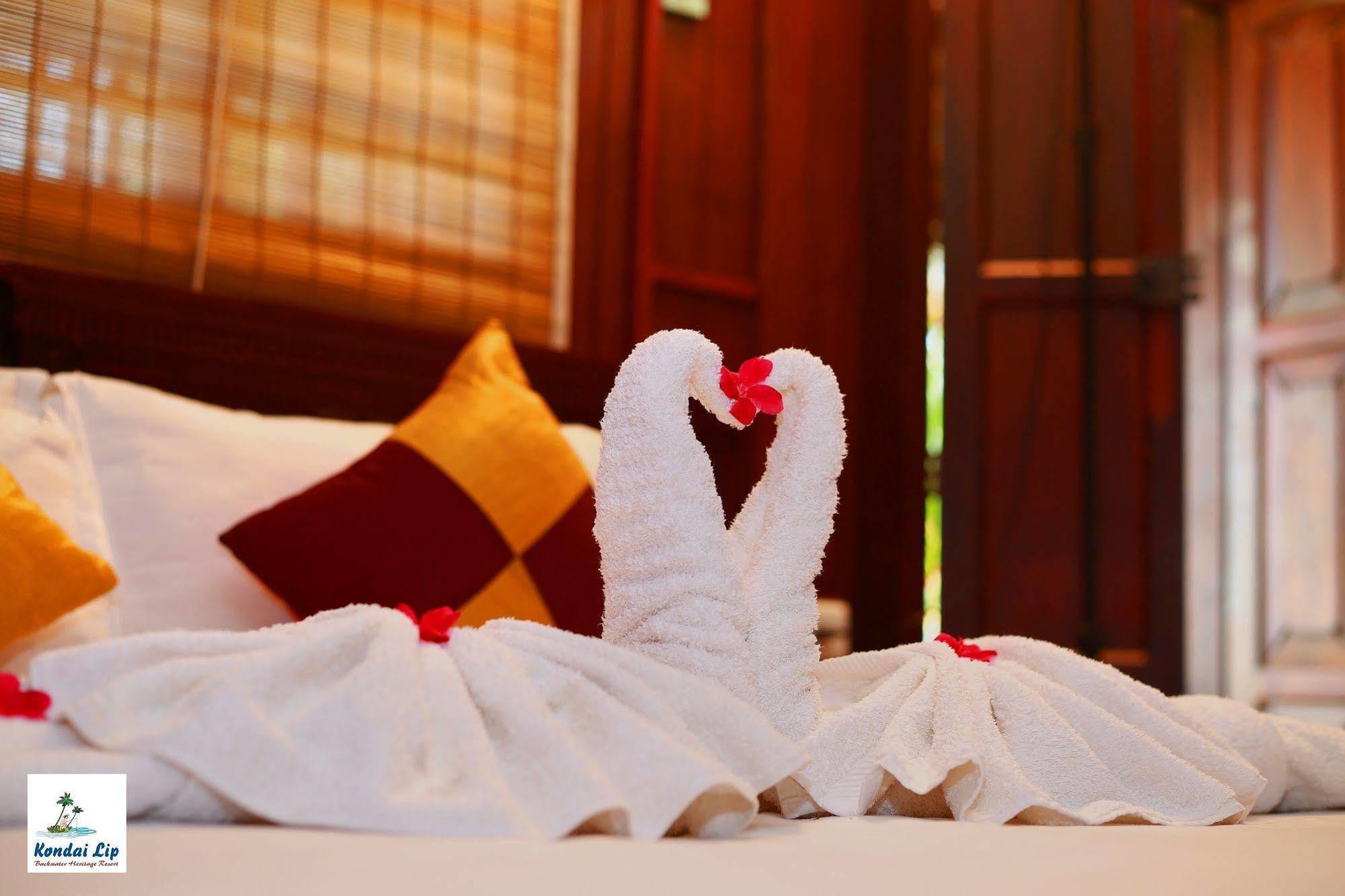 Kondai Lip Backwater Heritage Resort Kochi Bagian luar foto
