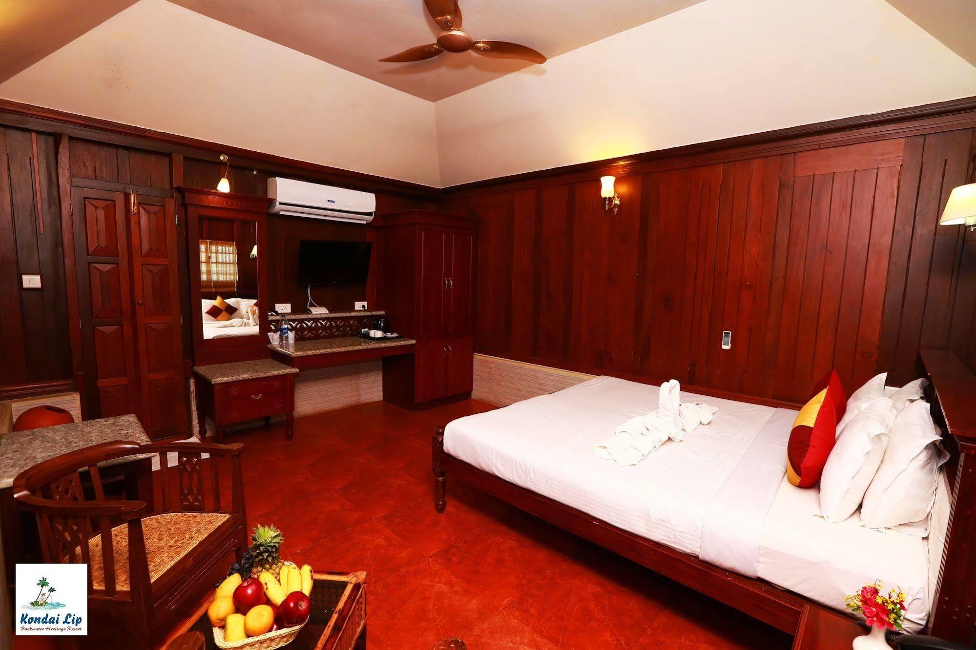 Kondai Lip Backwater Heritage Resort Kochi Bagian luar foto