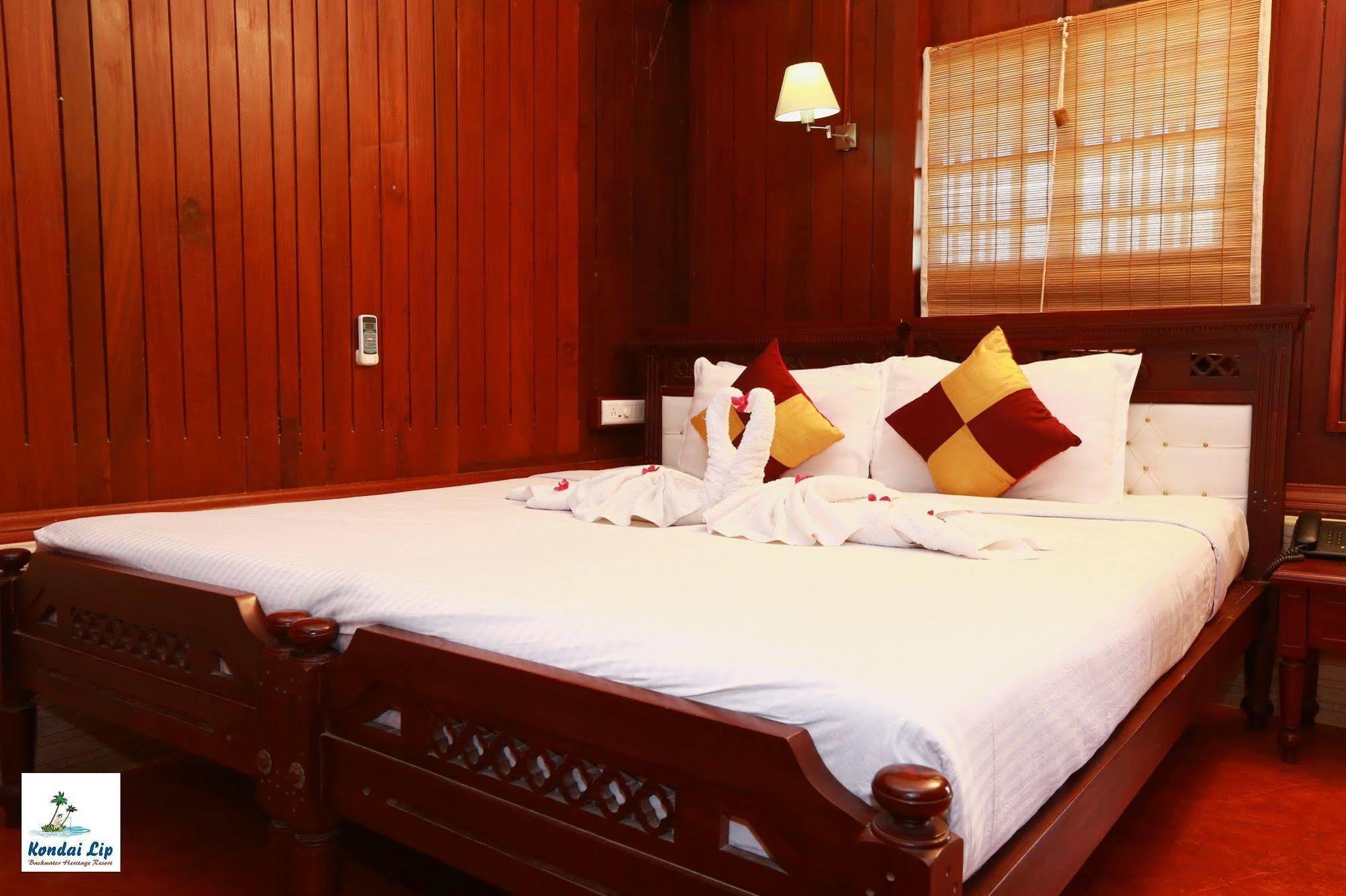 Kondai Lip Backwater Heritage Resort Kochi Bagian luar foto