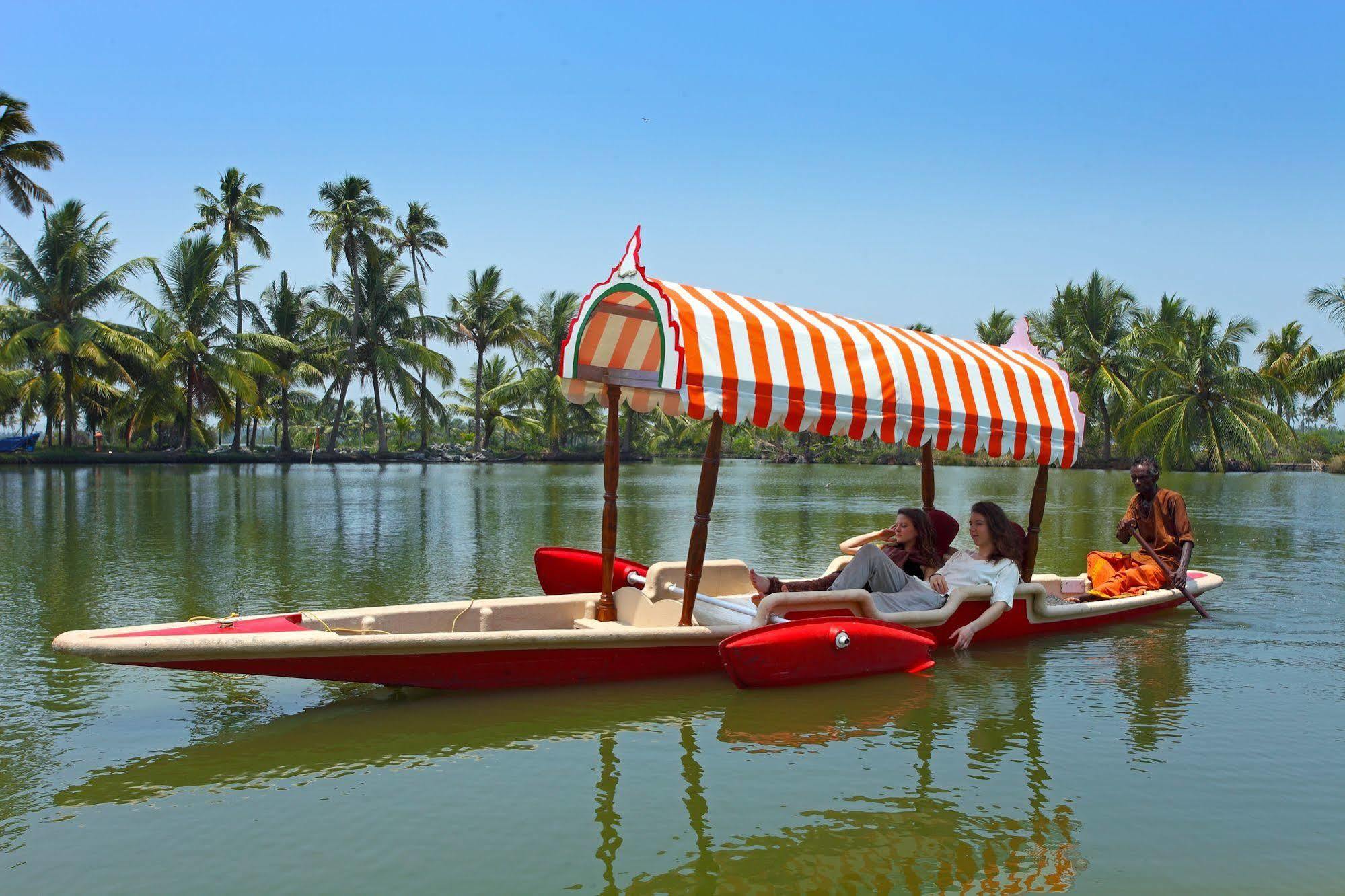Kondai Lip Backwater Heritage Resort Kochi Bagian luar foto