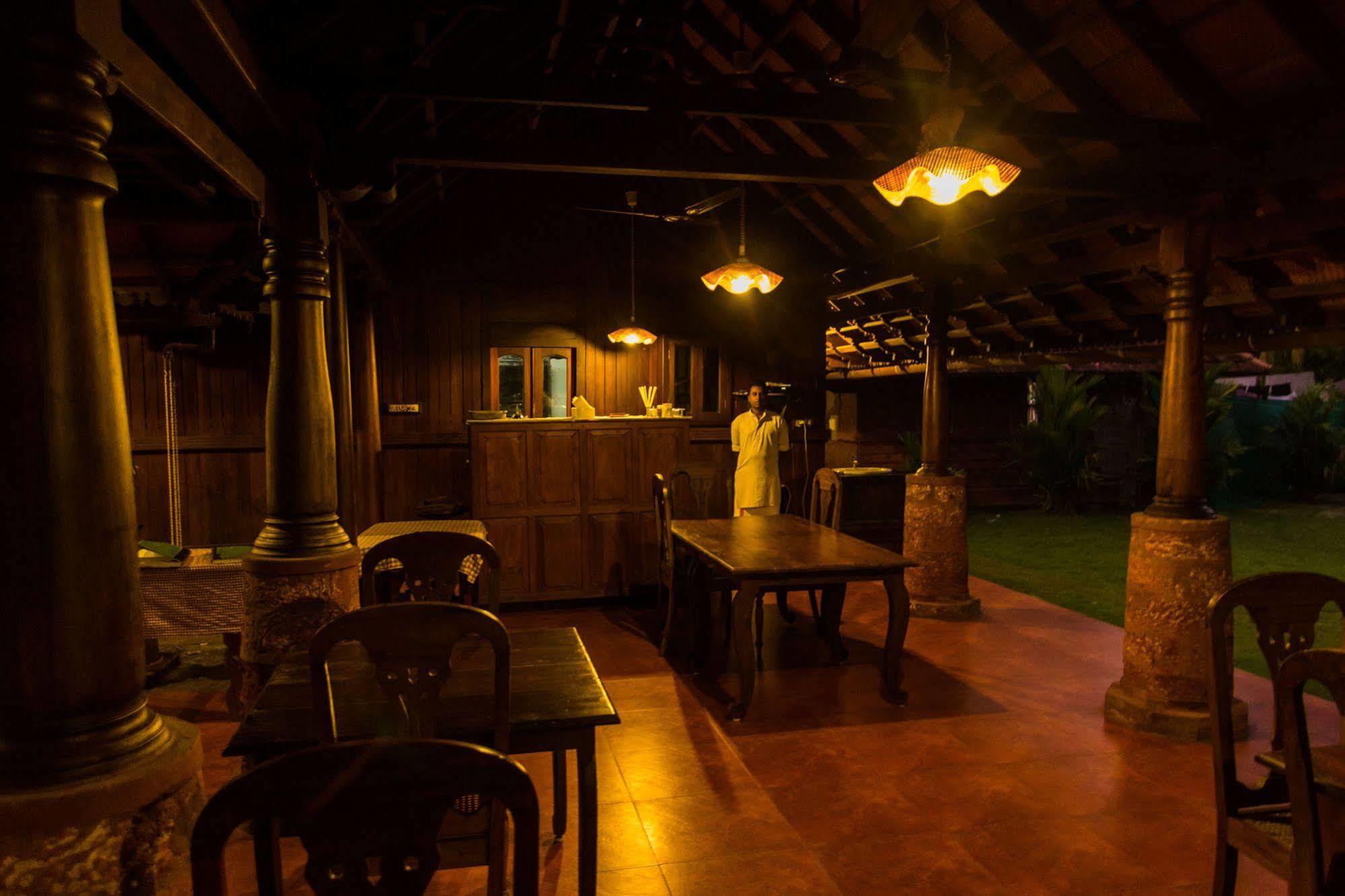 Kondai Lip Backwater Heritage Resort Kochi Bagian luar foto