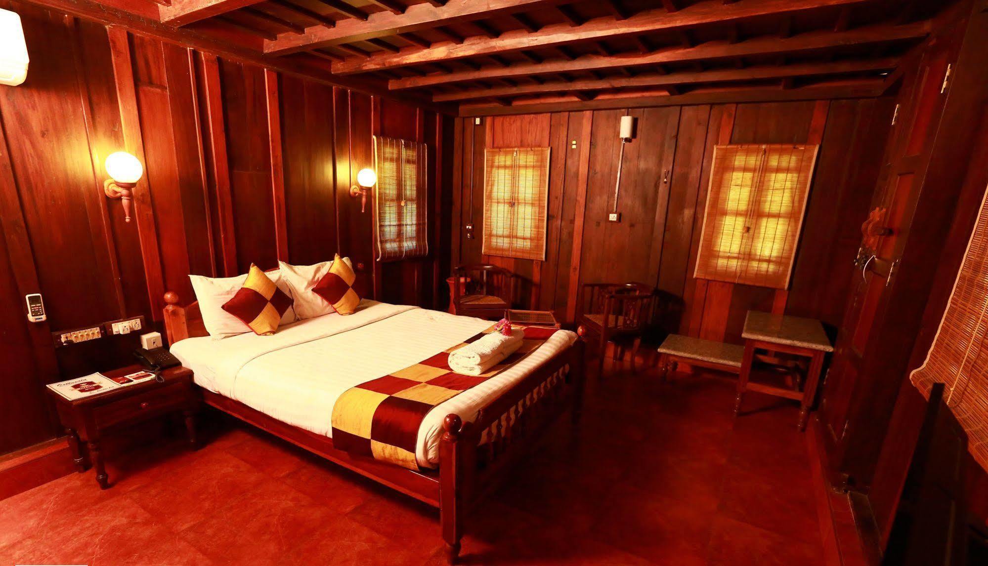 Kondai Lip Backwater Heritage Resort Kochi Bagian luar foto