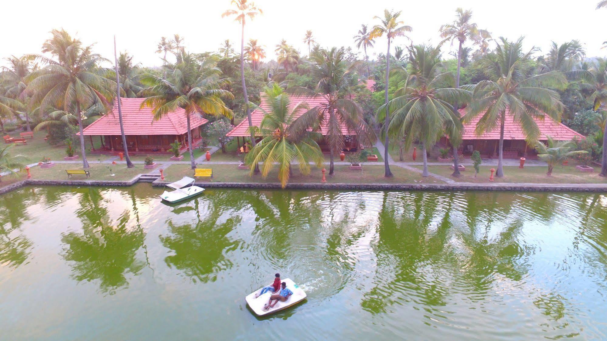 Kondai Lip Backwater Heritage Resort Kochi Bagian luar foto