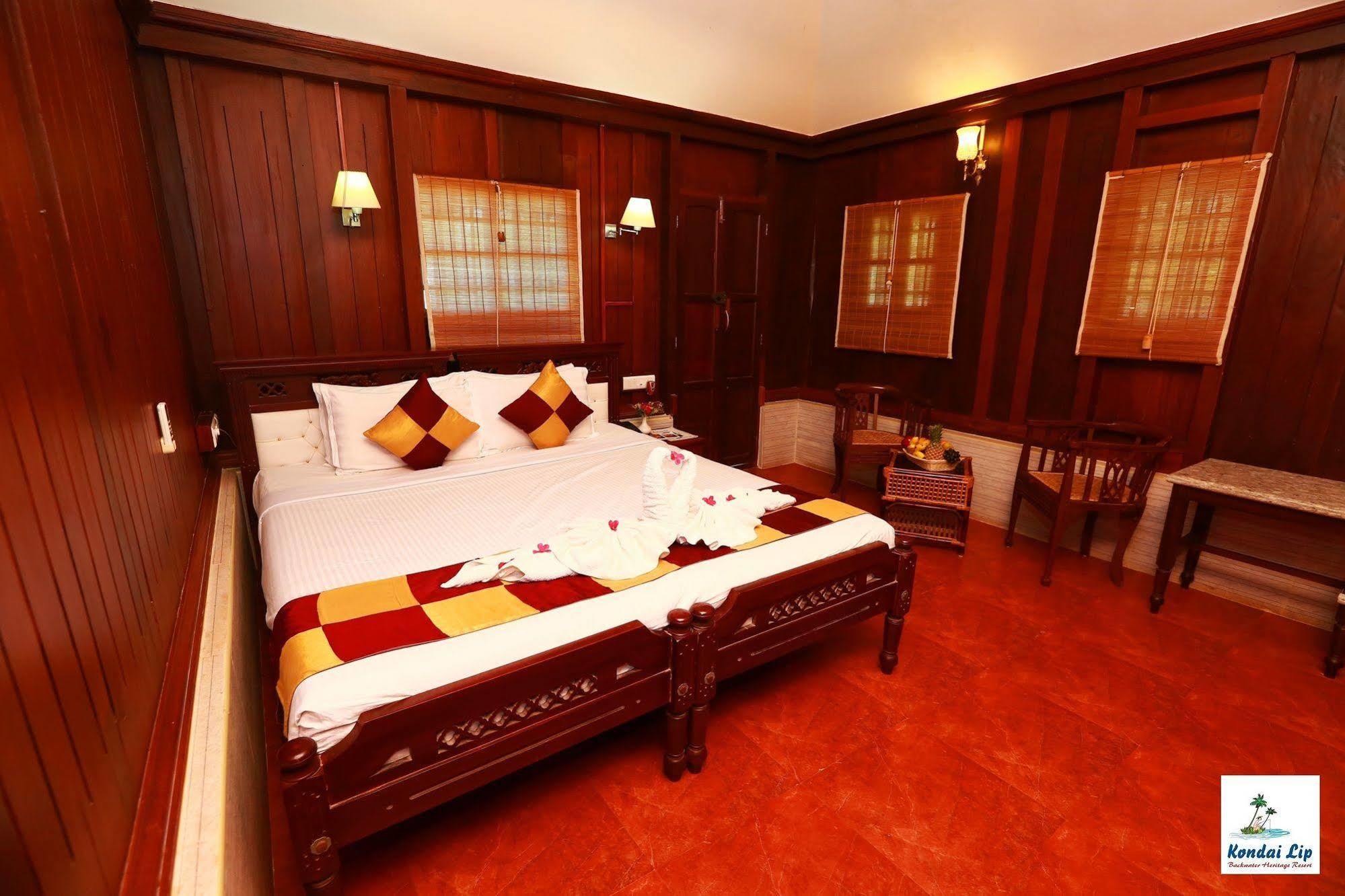 Kondai Lip Backwater Heritage Resort Kochi Bagian luar foto